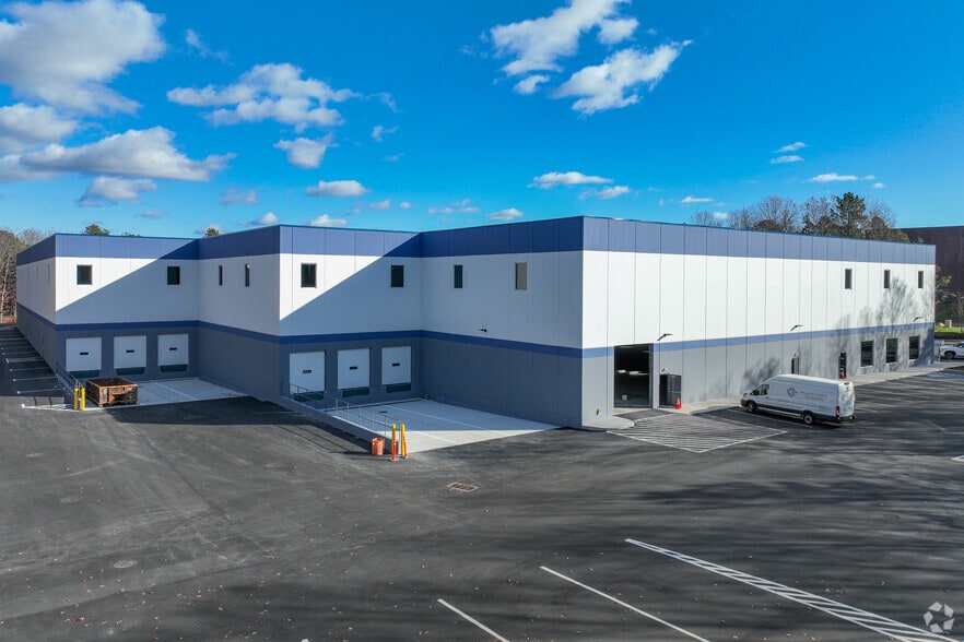 More Photos Of 53 Ramsey Rd, Shirley Warehouse For Lease