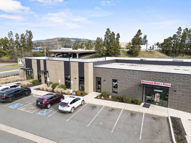 More Photos Of 722 W Harvard Ave, Roseburg Storefront Retail Office For Sale