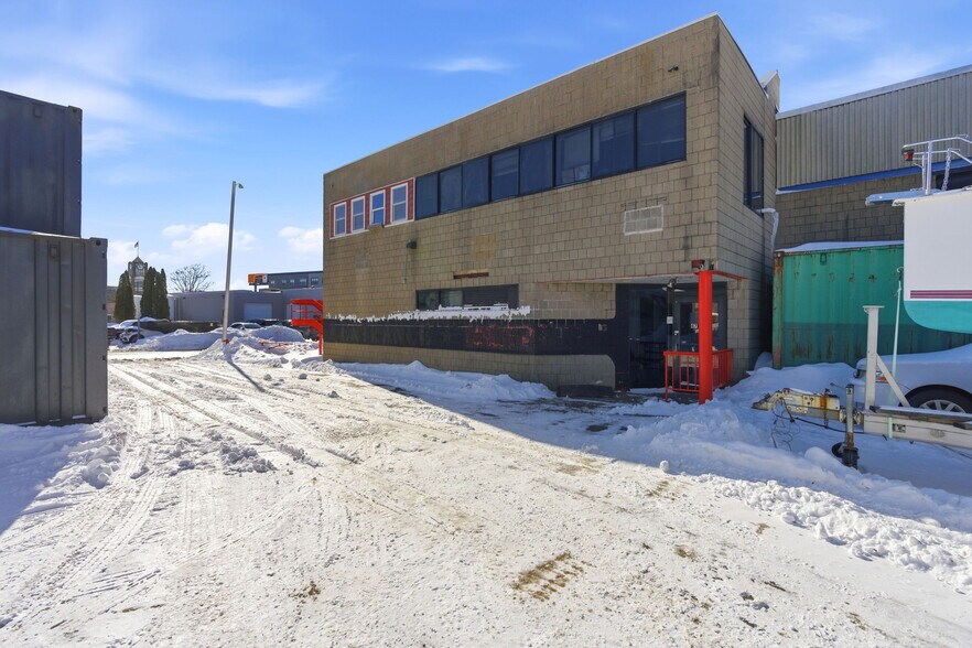 More Photos Of 47 Alley St, Lynn Industrial For Lease
