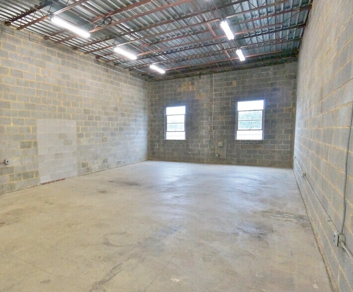 More Photos Of 601-615 Lofstrand Ln, Rockville Warehouse For Lease