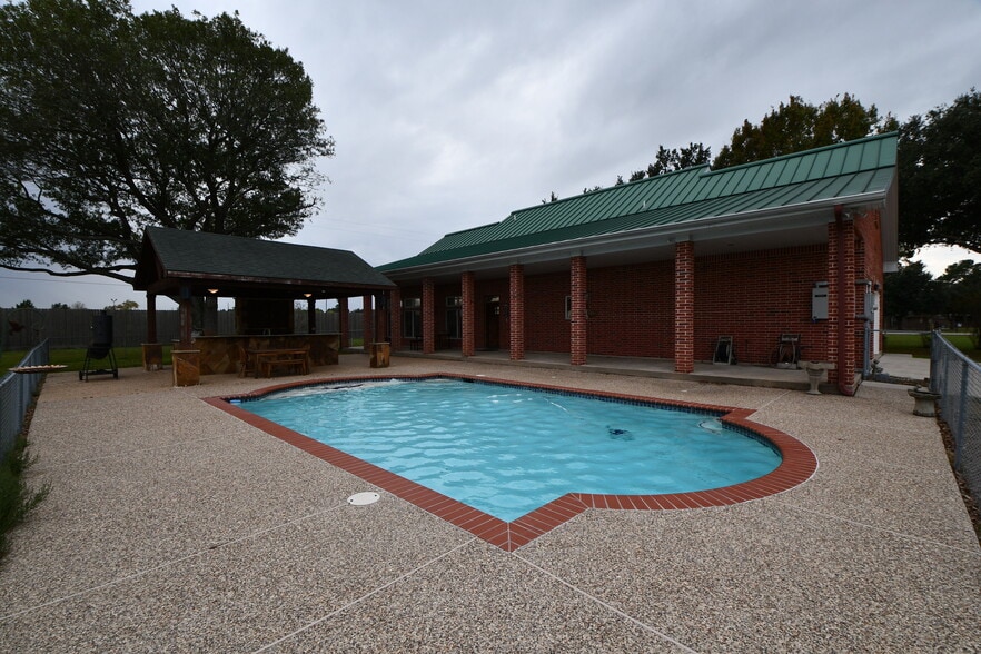 More Photos Of 19250 Becker Rd, Hockley Land For Sale
