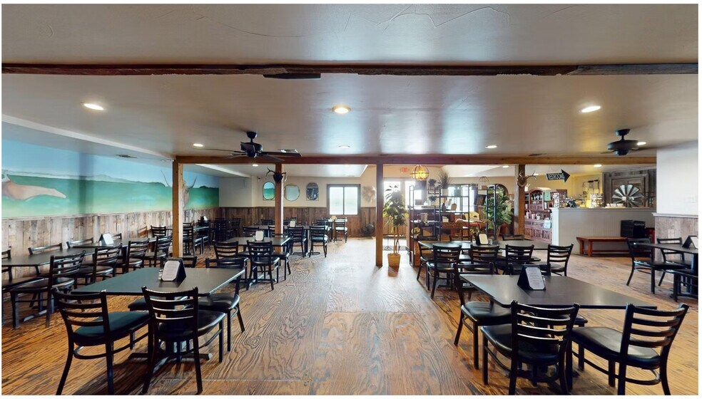 More Photos Of 1721 Texas State Highway 173 Hwy, Devine Restaurant For Sale