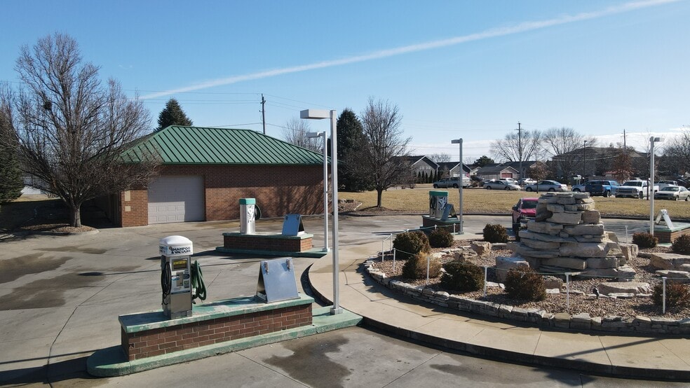 More Photos Of 1325 N Ankeny Blvd, Ankeny Carwash For Sale