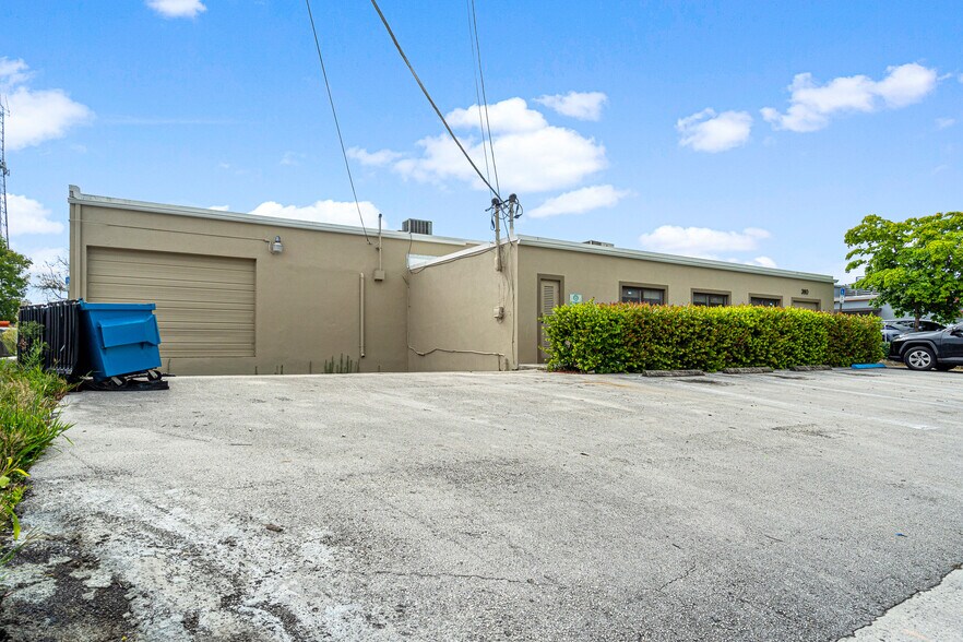 More Photos Of 380 SW 12th Ave, Pompano Beach Warehouse For Sale
