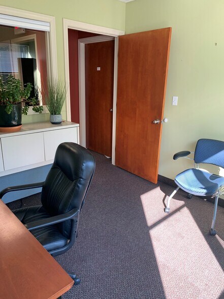 More Photos Of 1449 Old Waterbury Rd, Southbury Office For Sale