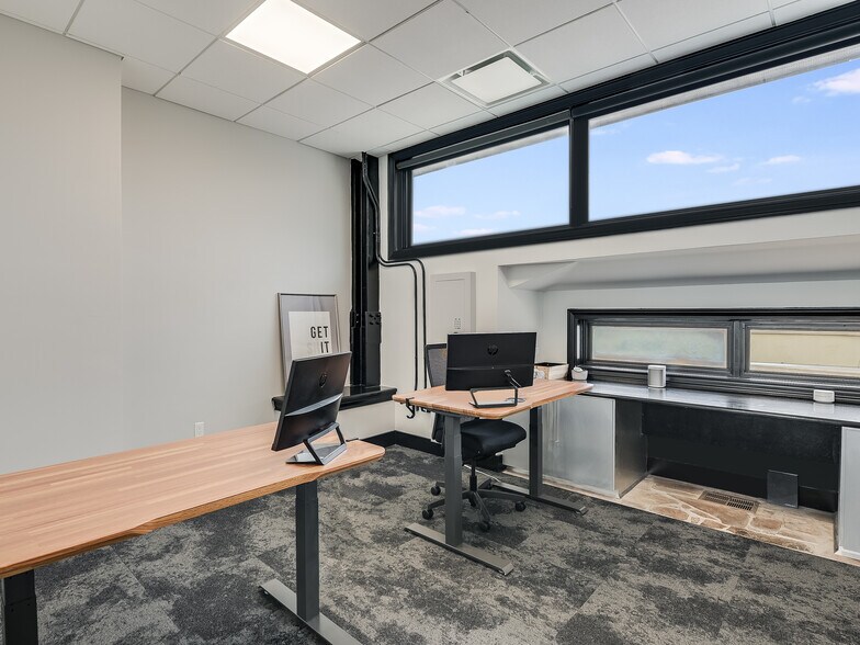 More Photos Of 6836 Bee Caves Rd, Austin Office For Lease