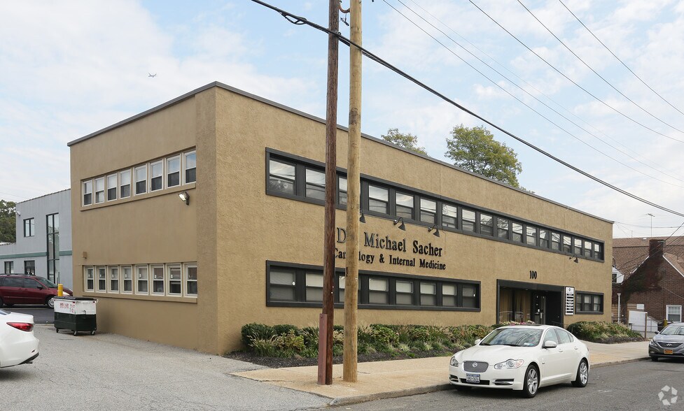 Primary Photo Of 100 Veterans Blvd, Massapequa Office For Lease