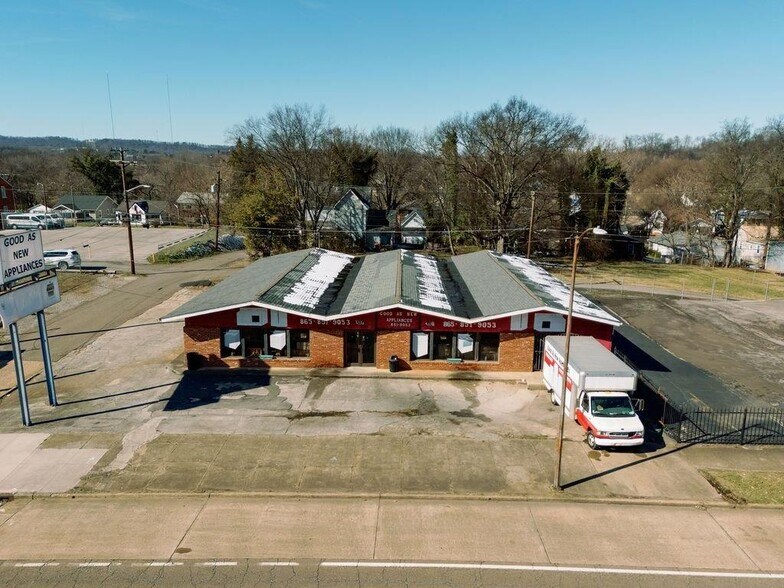 More Photos Of 2001 Magnolia Ave, Knoxville Flex For Sale