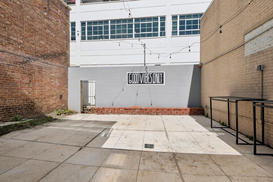 More Photos Of 735 St Joseph St, New Orleans General Retail For Lease