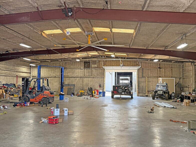 More Photos Of 60 Bells Ln, Junction City Warehouse For Sale