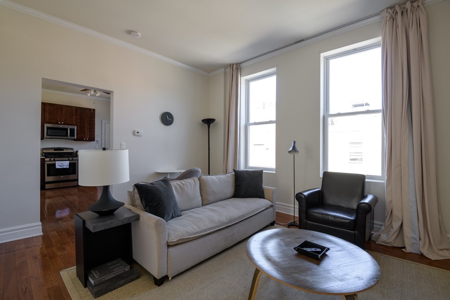 More Photos Of 925 N Ashland Ave, Chicago Apartments For Sale