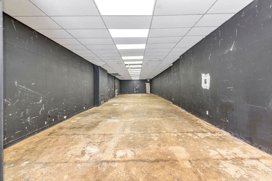 More Photos Of 4539 Montgomery Rd, Cincinnati Storefront Retail Residential For Lease