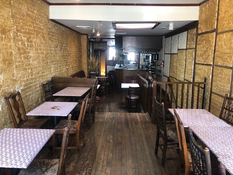 More Photos Of 722 King St, Alexandria Storefront Retail Office For Lease