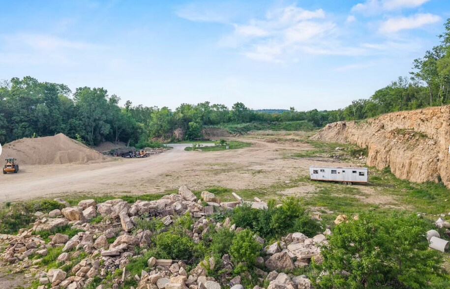 More Photos Of 1750 Rocky Bluff Ct, Cross Plains Land For Sale