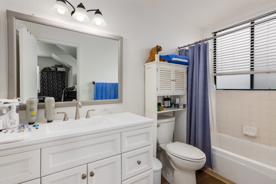 More Photos Of 1260-1278 Broadway, Sonoma Freestanding For Sale