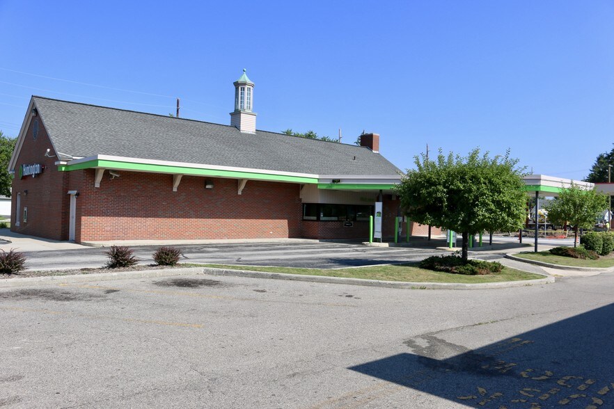 More Photos Of 1617 23rd St, Port Huron Bank For Sale