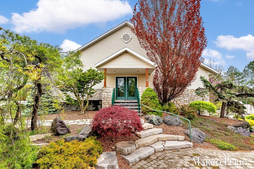 More Photos Of 7884 Eastern Ave SE, Grand Rapids Loft Creative Space For Lease