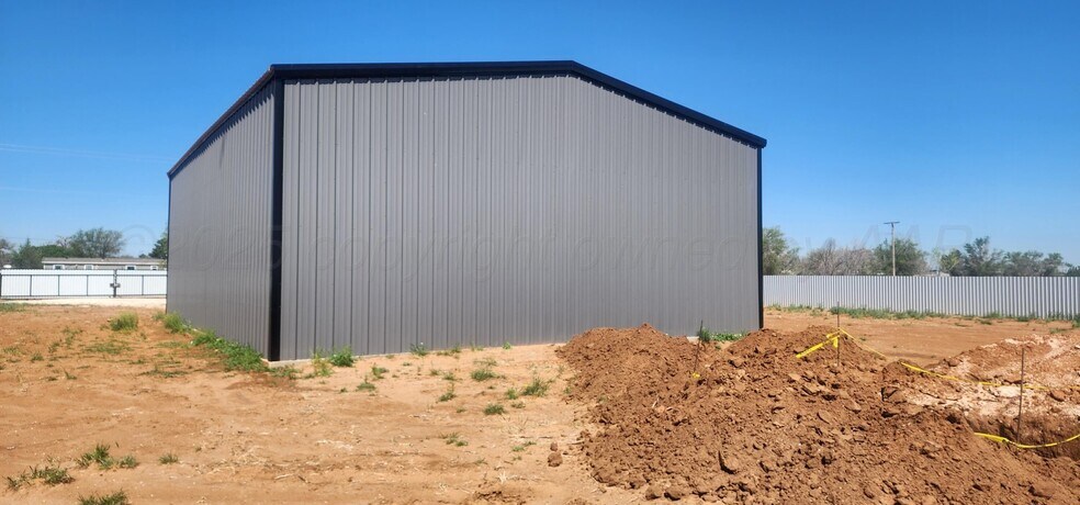 More Photos Of 720 State Line rd, Farwell Warehouse For Sale