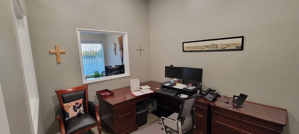 More Photos Of 202 Santa Fe Dr, Weatherford Storefront For Lease