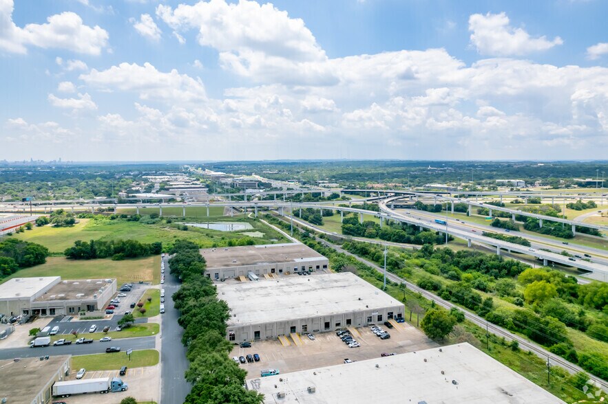 More Photos Of 9324 Neils Thompson Dr, Austin Warehouse For Lease