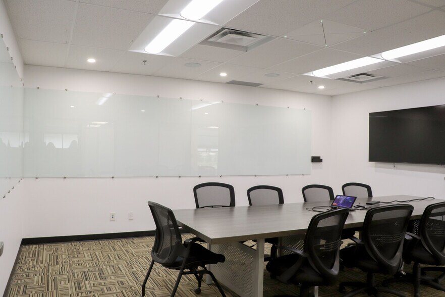 More Photos Of 3601 82nd Ave, Leduc Flex For Lease