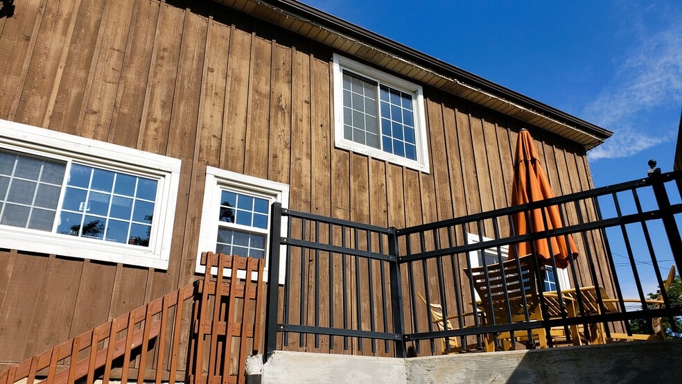 More Photos Of 8148 Main St, Garrettsville General Retail For Sale