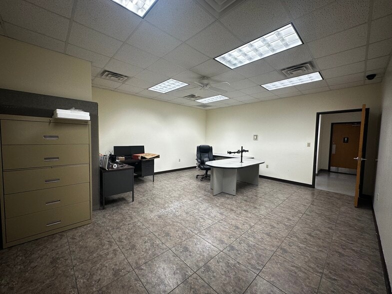 More Photos Of 302 Thunder Rd, Duenweg Warehouse For Sale