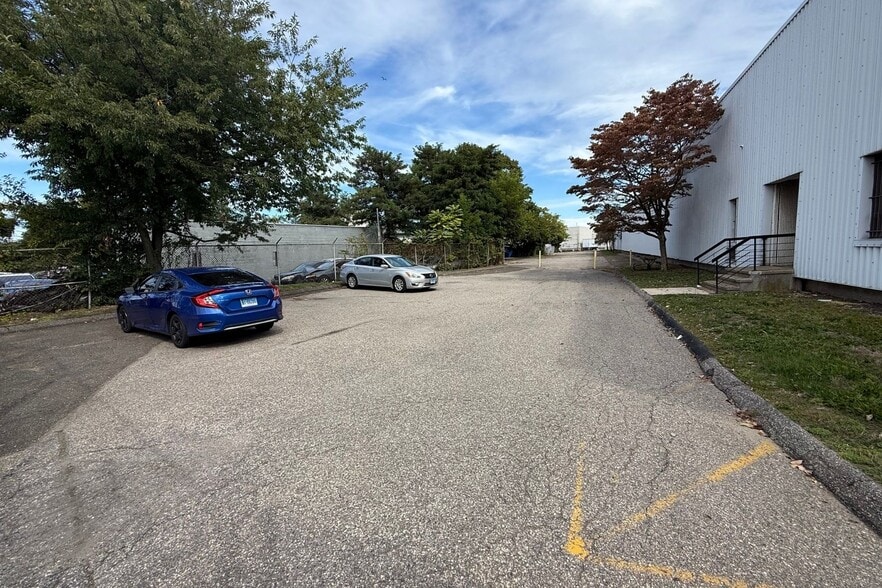 More Photos Of 10 Island Brook Ave, Bridgeport Warehouse For Sale