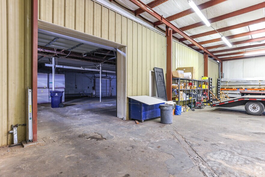 More Photos Of 711-725 SW 4th St, Oklahoma City Service For Sale