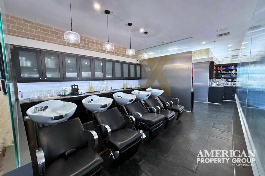 More Photos Of 2345 Bee Ridge Rd, Sarasota Storefront Retail Office For Sale