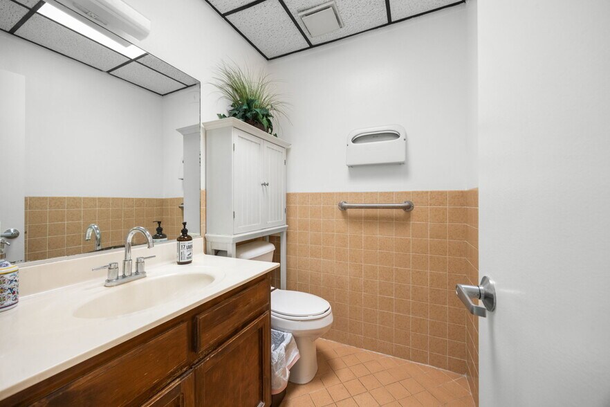 More Photos Of 630-640 S Glassell St, Orange Office For Sale