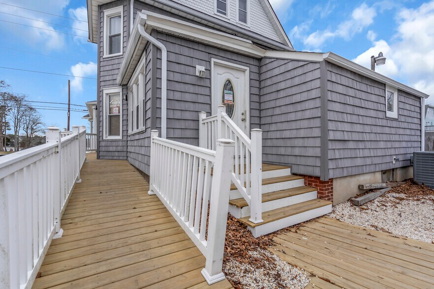 More Photos Of 59 N Main St, Manahawkin Freestanding For Sale