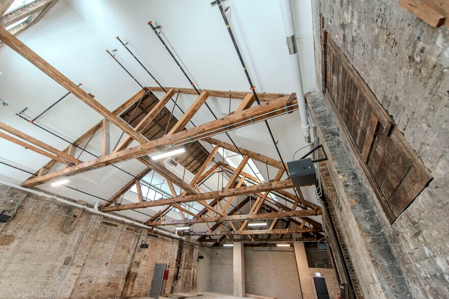 More Photos Of 210-212 N Aberdeen St, Chicago Apartments For Lease