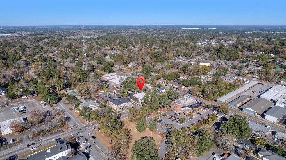 More Photos Of 208 N Cedar St, Summerville Office For Sale