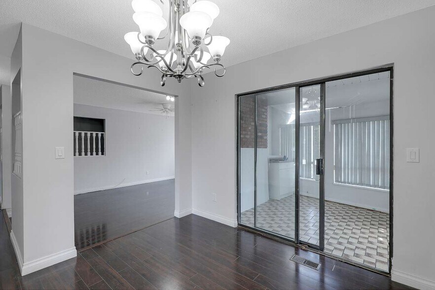 More Photos Of 9509 152 St, Surrey Daycare Center For Lease