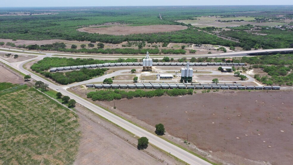 More Photos Of 240 US-59 Bus, George West Land For Sale