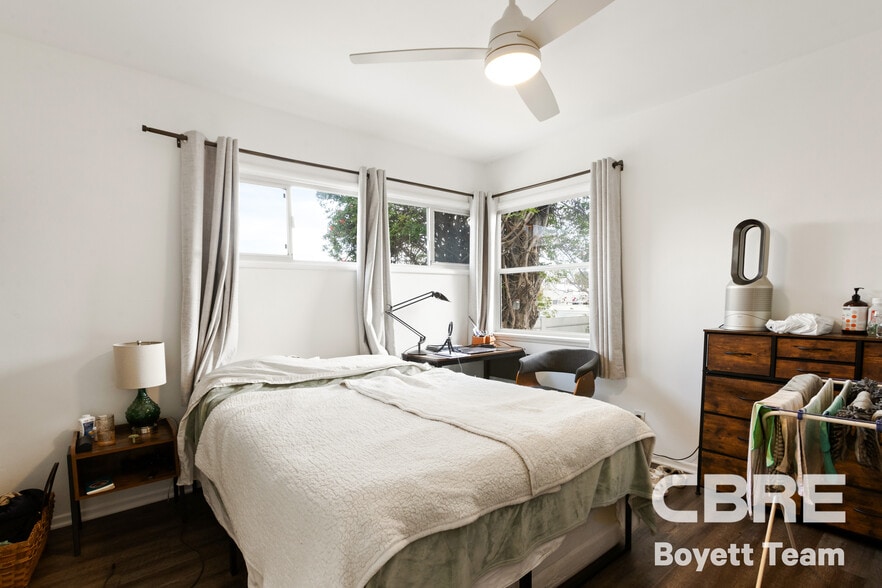 More Photos Of 2302 32nd St, Santa Monica Apartments For Sale