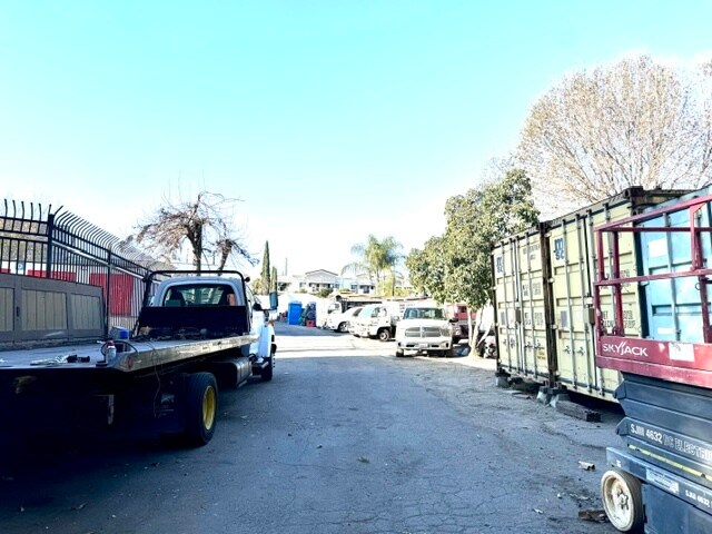 More Photos Of 3001 Delay Dr, Los Angeles Land For Lease