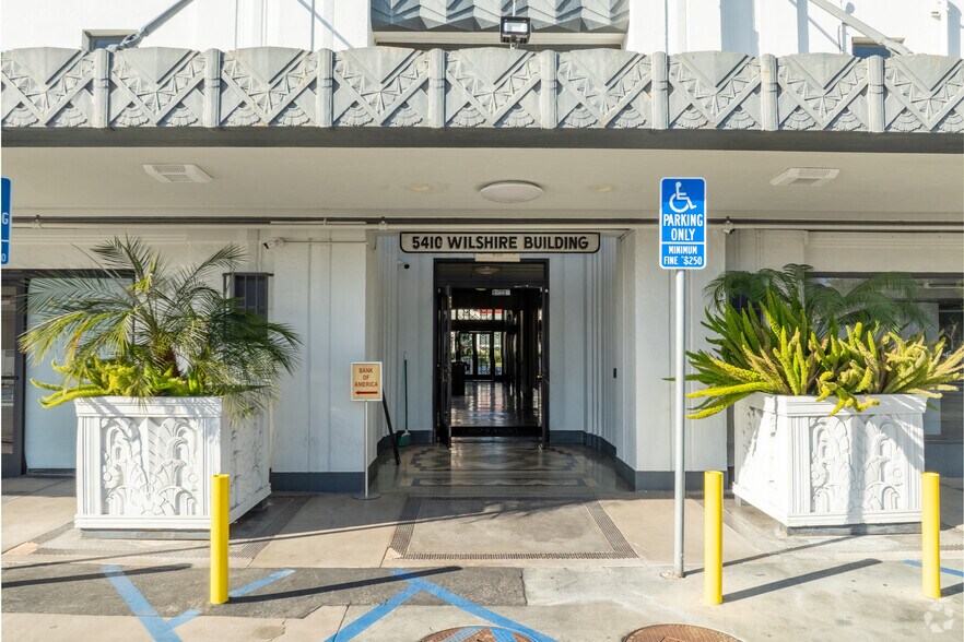 More Photos Of 5400-5420 Wilshire Blvd, Los Angeles Loft Creative Space For Lease