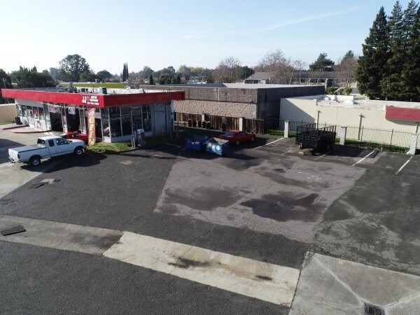 More Photos Of 2395 N Texas St, Fairfield Service Station For Sale