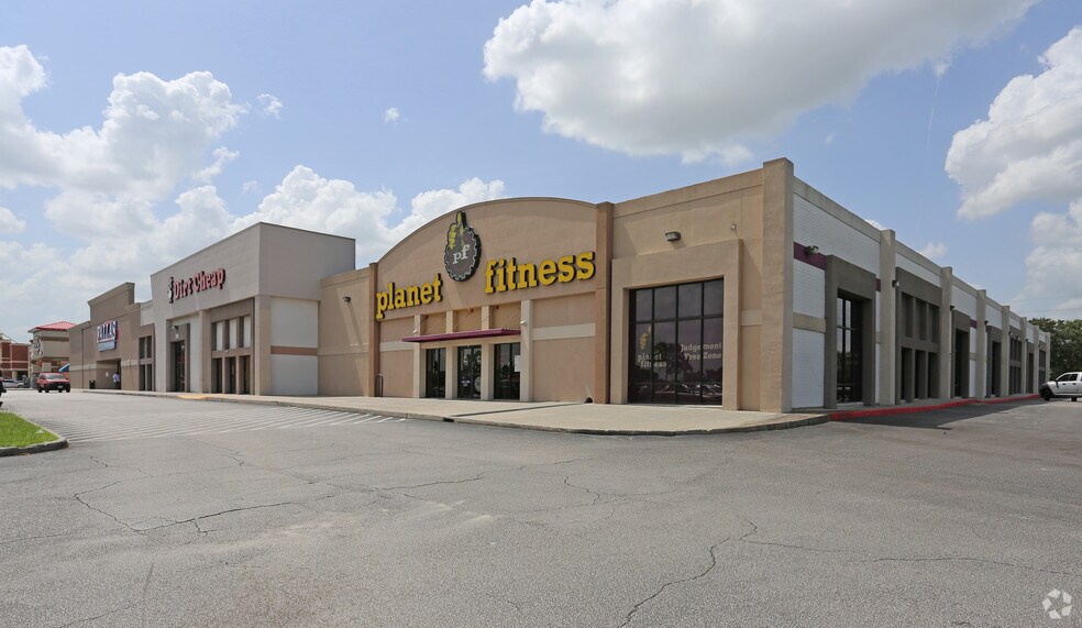 More Photos Of 302-380 FM 1960 W, Houston Unknown For Lease