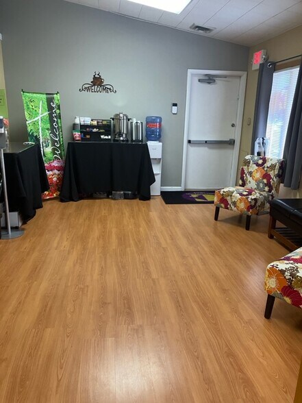 More Photos Of 1540 Pointer Ridge Pl, Bowie Office For Sale