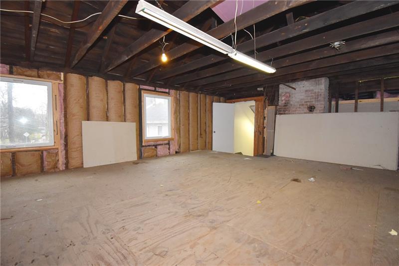 More Photos Of 3 Walker's Mill Rd, Collier Township Restaurant For Sale