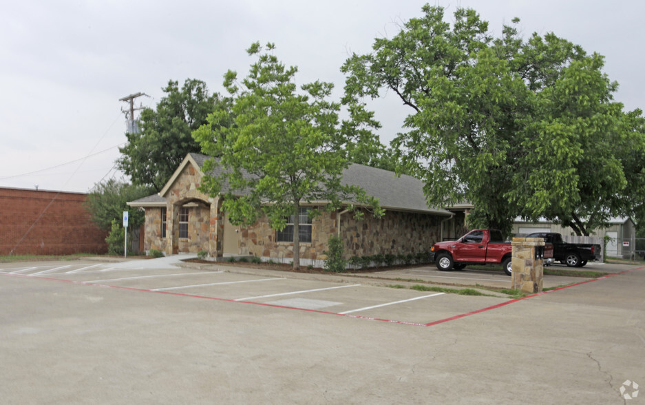 Primary Photo Of 6518 Baker Blvd, Richland Hills Flex For Lease