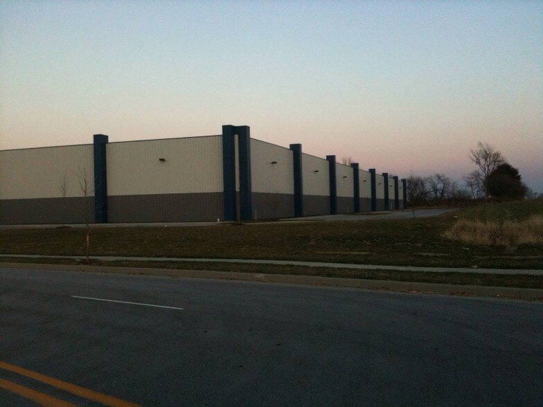 More Photos Of 2813 Park East Blvd, Lafayette Warehouse For Lease
