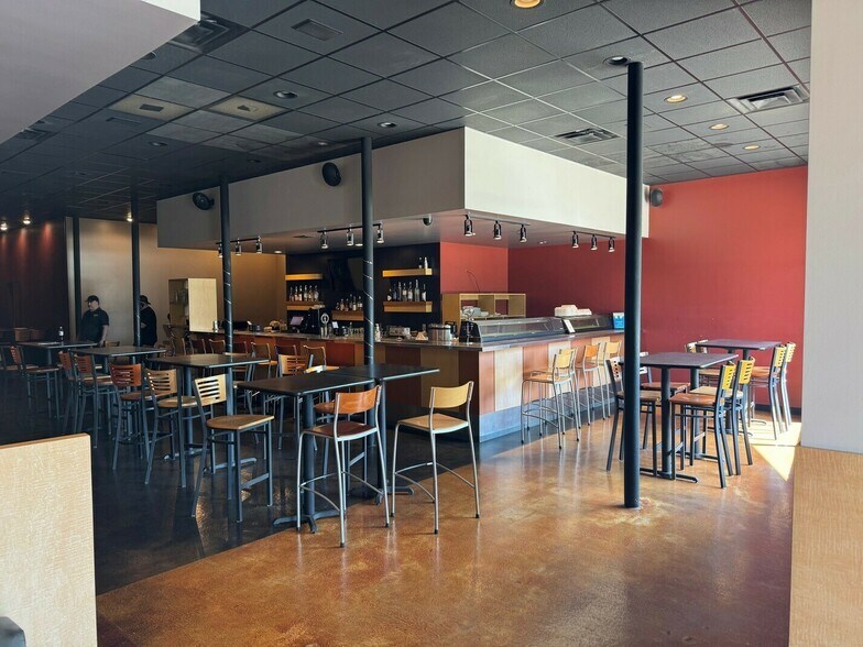 More Photos Of 22914 Woodward Ave, Ferndale Storefront For Lease