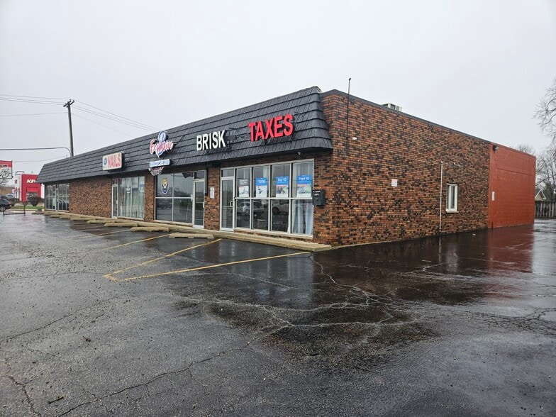 More Photos Of 114 N Larkin Ave, Joliet Storefront For Sale