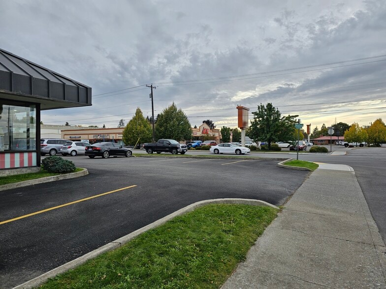 More Photos Of 1300-1312 N Mullan Rd, Spokane Valley Freestanding For Sale