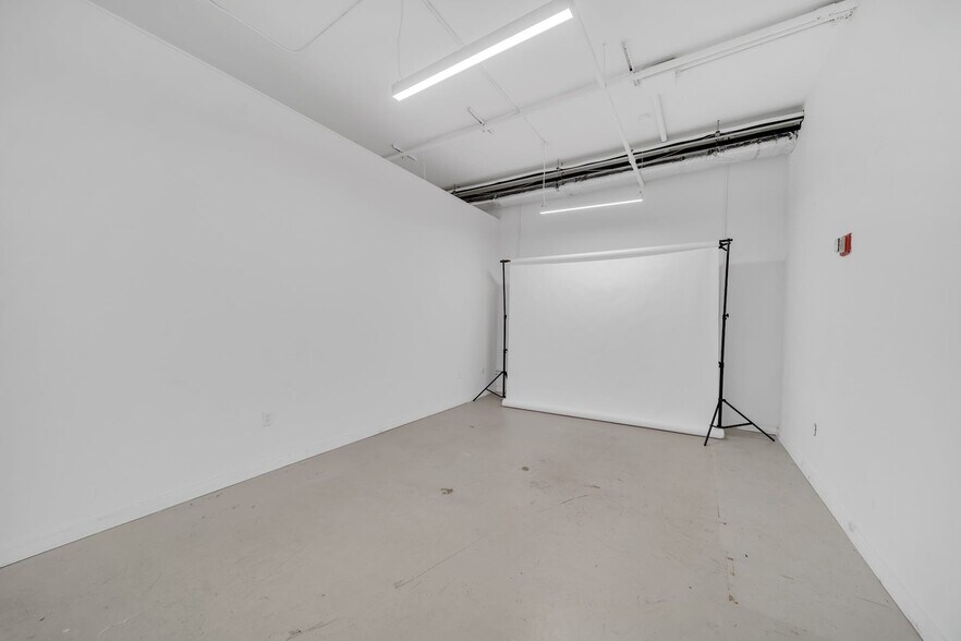 More Photos Of 545 W 45th St, New York Loft Creative Space For Lease