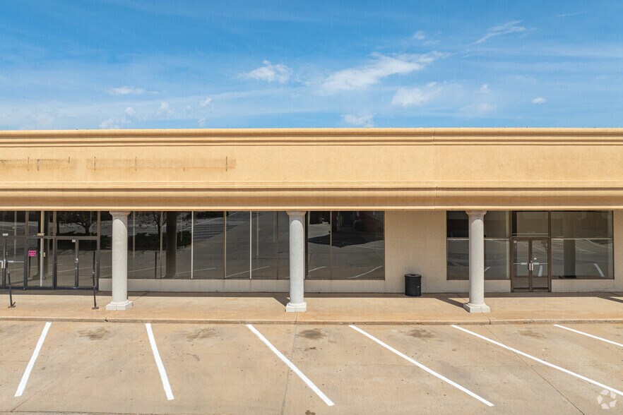 More Photos Of 2103 W Britton Rd, Oklahoma City Freestanding For Lease